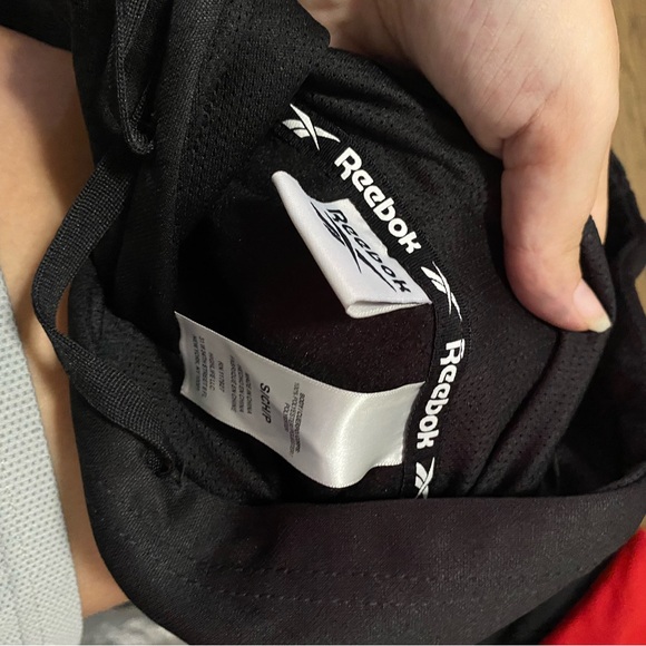 Reebok Hoodie NWT - Picture 3 of 3